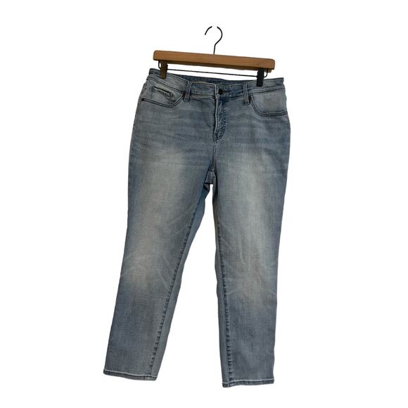 Chicos Womens So Slimming Girlfriend Slim Leg Ankle Size 8 Petite Light Wash - Picture 1 of 5